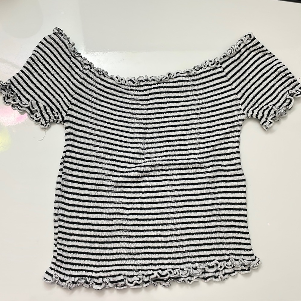 Heart & Hips off shoulder striped crop top - Small